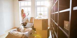 HowToHireMovingDayHelp Tarzana Movers residential home movers moving movers foreman